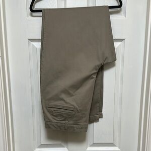 Wrangler Men's Flat Front Relaxed Fit Casual Pant